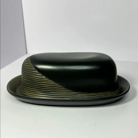 Pfaltzgraff Night Surf Covered Butter Dish Matte Black Smooth Embossed Rings - Picture 1 of 4